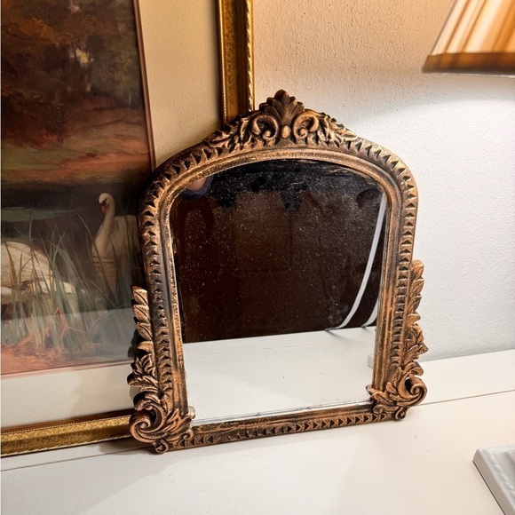 - Golden ornate mirror frame - Picture 1 of 5